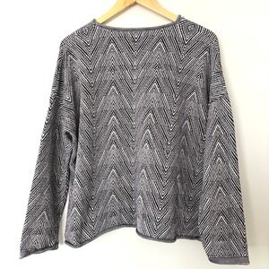 G9C United Knitwear New York Black White Chevron‎ Knit Sweater Women's M